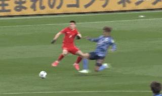 世预赛:国足0-2日本 世预赛:国足0-2日本